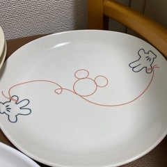 【引き取り予定者決定】パスタ皿　平皿　４枚　シンプル　ディズニーの画像