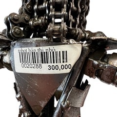 NO.1962 メタルアート 廃材フィギュア フィギュア 金属製 リサイクル 廃材パーツ オブジェ スクラップアート 中古の画像