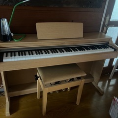美品　
YAMAHA 電子ピアノ