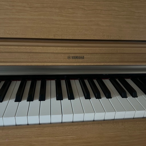 美品　
YAMAHA 電子ピアノ