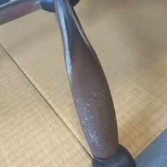 肘付きオフィスチェア　ブラウン　事務椅子　合成皮革　在宅の画像