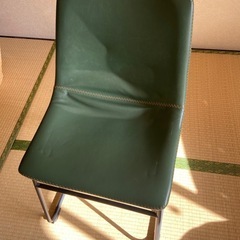 イス　グリーン