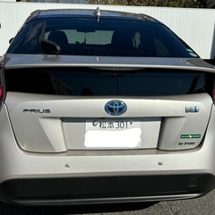 トヨタ　プリウス　初度登録年月　平成30年10月　中古の画像