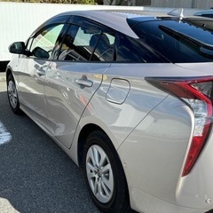 トヨタ　プリウス　初度登録年月　平成30年10月　中古の画像