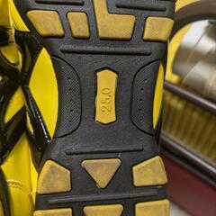 安全靴！綺麗なイエローの画像