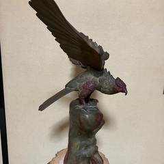 美品　鷹置物　銘ありの画像