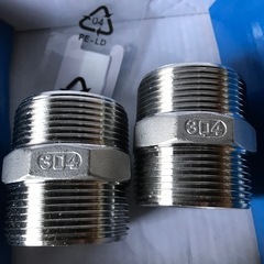 新品304ステンレス鋼ねじパイプ継手六角ニップルの画像