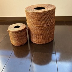 テッシュ入れ、ゴミ箱の画像
