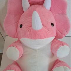 恐竜のぬいぐるみ