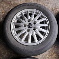 トヨタ純正15インチアルミホイール　美品＋195.65.15ヨコハマブルーアース　 の画像