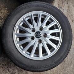 トヨタ純正15インチアルミホイール　美品＋195.65.15ヨコハマブルーアース　 の画像