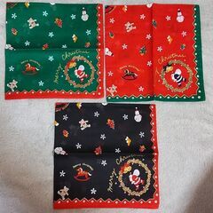 クリスマス柄のハンカチや巾着袋の画像