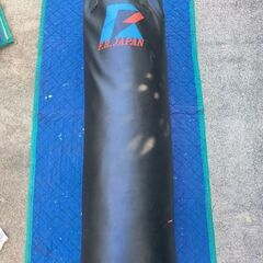 サンドバッグ　ファイティングロード　130cm　グローブ付き