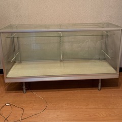 ガラス　ショーケース　フィギュア　コレクション