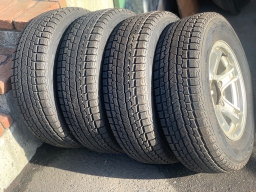 ジムニーシエラなど用アルミホイール付きスタッドレスタイヤ 205/70R15