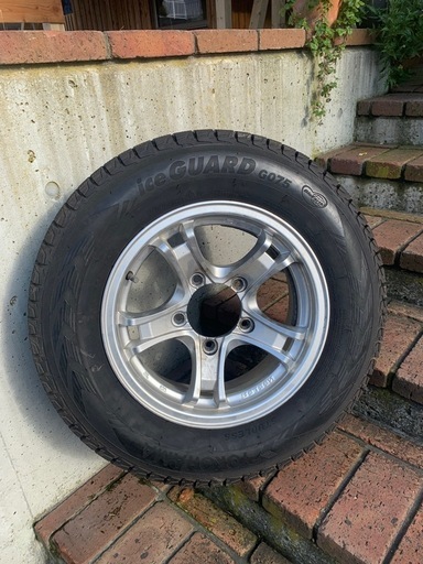 ジムニーシエラなど用アルミホイール付きスタッドレスタイヤ 205/70R15
