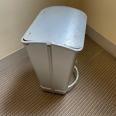 アルミ製ダストボックスゴミ箱の画像