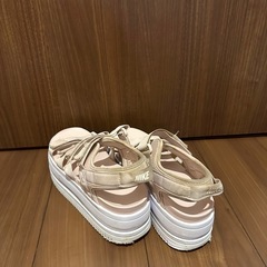 NIKE 厚底　サンダルの画像