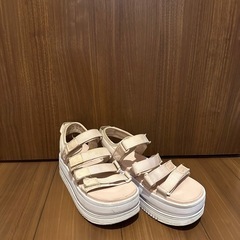 NIKE 厚底　サンダル