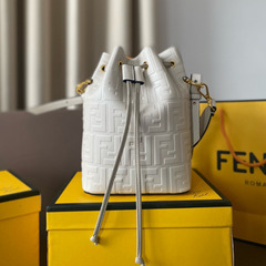 FENDI モン トレゾール バケットバッグ