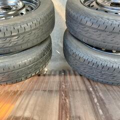 スチールホイールタイヤ付きの画像