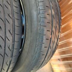 スチールホイールタイヤ付きの画像