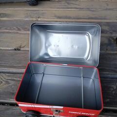 トミカのブリキのBOXの画像
