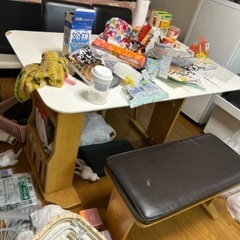 食卓四人がけセット！中古品に理解のある方、武蔵塚駅光の森駅から車...