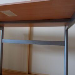 木目調　事務机　65kgのワタシが乗っても大丈夫！の画像