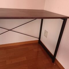 大きなデスクテーブルの画像