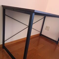 大きなデスクテーブルの画像