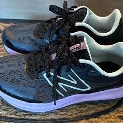 ニューバランスレディーススニーカー25cm