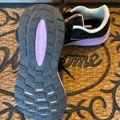 ニューバランスレディーススニーカー25cmの画像