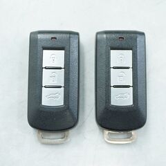 三菱 アウトランダー入荷❗３列シートなので大人数でドライブも行ける🚗✨