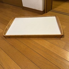 折りたたみテーブルの画像