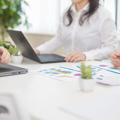 【長期】高時給＊2,000円以上/土日祝休✨英語を活かした生産管...