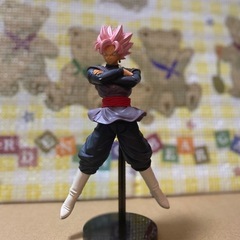 ドラゴンボール　ピンク髪孫悟空