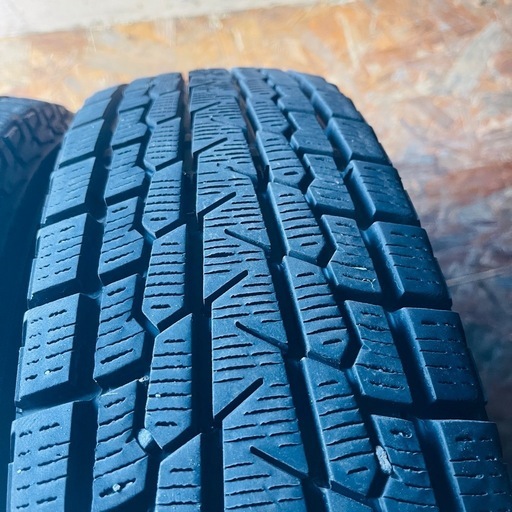 バリ山　YOKOHAMA ヨコハマ　G075 175/80R16 スタッドレス　タイヤ　2018年製　16インチ