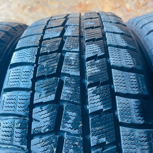 バリ山　DUNLOP ダンロップ　WM01 215/55R17 スタッドレス　タイヤ　2016年製　17インチ
