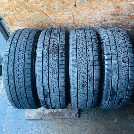 バリ山　 BRIDGESTONE ブリヂストン　ブリジストン　VRX2 225/60R17 スタッドレス　タイヤ　2021年製　17インチ