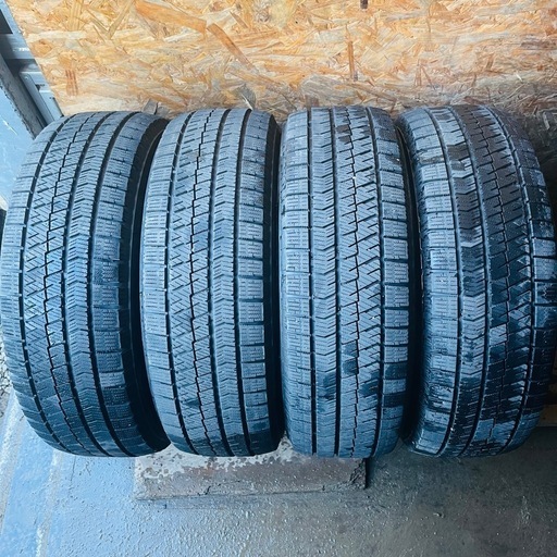 バリ山　BRIDGESTONE ブリヂストン　ブリジストン　VRX2 215/65R16 スタッドレス　タイヤ　2020年製　16インチ