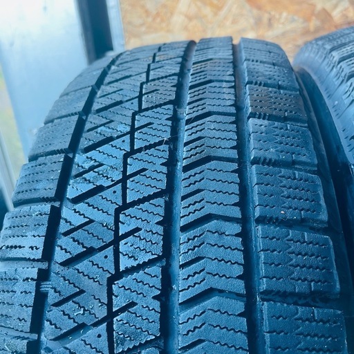 バリ山　BRIDGESTONE ブリヂストン　ブリジストン　VRX2 215/65R16 スタッドレス　タイヤ　2020年製　16イン