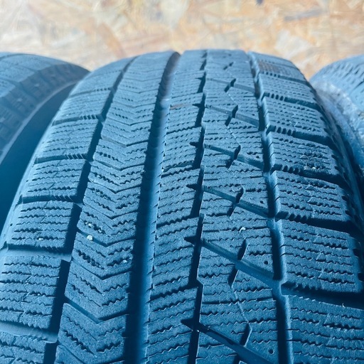 バリ山　BRIDGESTONE ブリヂストン　ブリジストン　VRX 195/60R16 スタッドレス　タイヤ　2016年製　16インチ