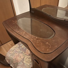 アンティーク　ドレッサーの画像