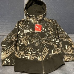 PUMA パーカー　130 キッズ

