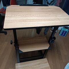 調節可能なテーブル