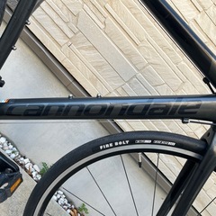【新品パーツ多】 cannondale キャノンデール CAAD OPTIMO フラットバーロード クロスバイク ロードバイク 自転車 クラリス 整備済みの画像