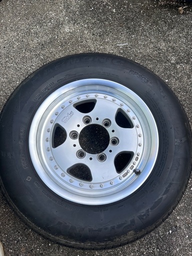 BRIDGESTONE CV645 15インチ　ハイエース、プラド、ハイラックス、ランクル