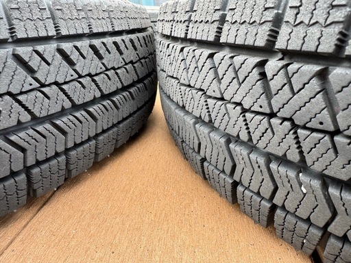 2022年スタッドレスタイヤ+アルミ13インチ145/80R13 ブリヂストンVRX2