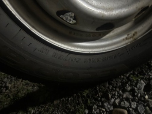 車のパーツ タイヤ、ホイール